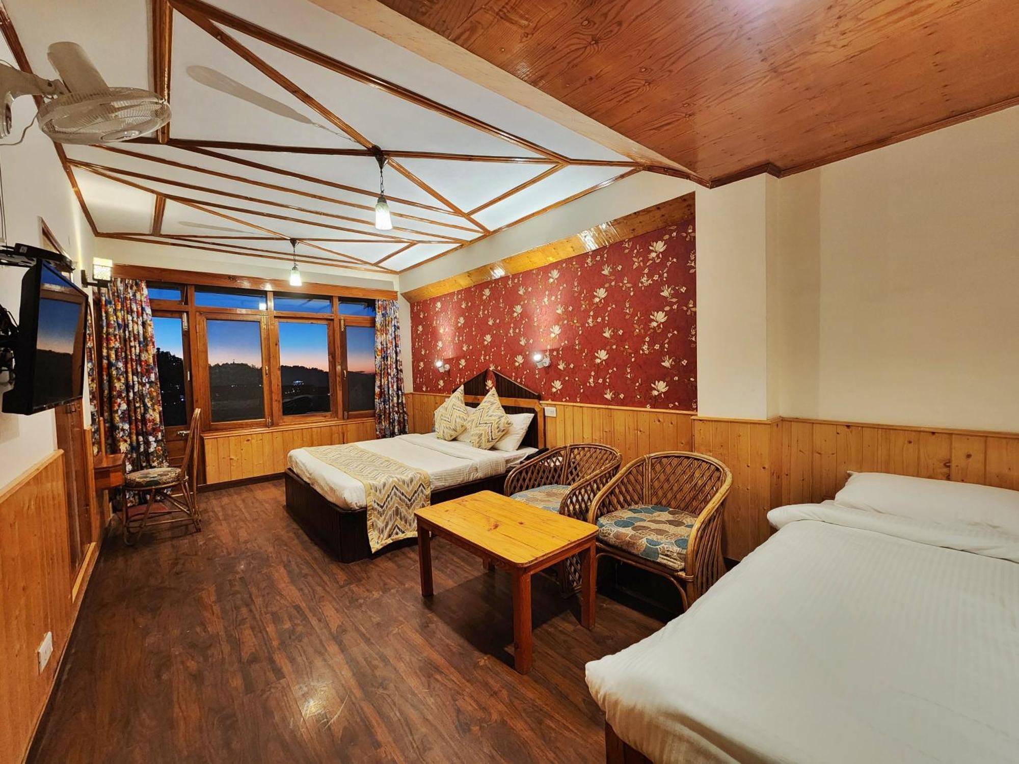 Hotel Pineview Shimla Exterior photo