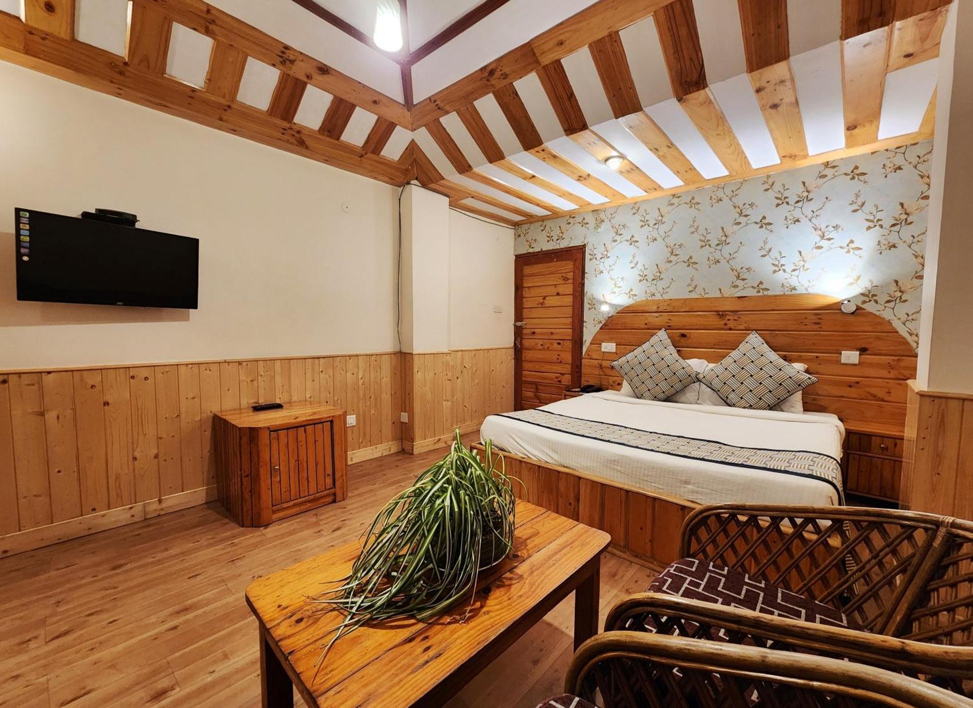 Hotel Pineview Shimla Exterior photo
